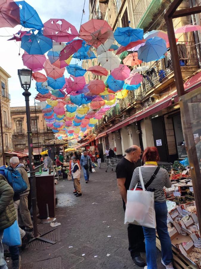 Rainbow House Villa Catania Bagian luar foto
